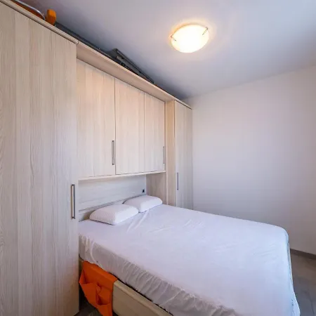 Amazing On The First Floor * Миделкерк